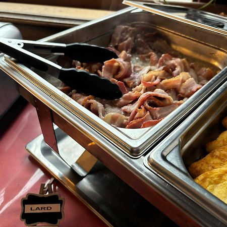 Hotel Terminus - Pizzeria Pizz'A Gogo - Salle De Sport - Face A La Gare ロン・ル・ソーニエ エクステリア 写真