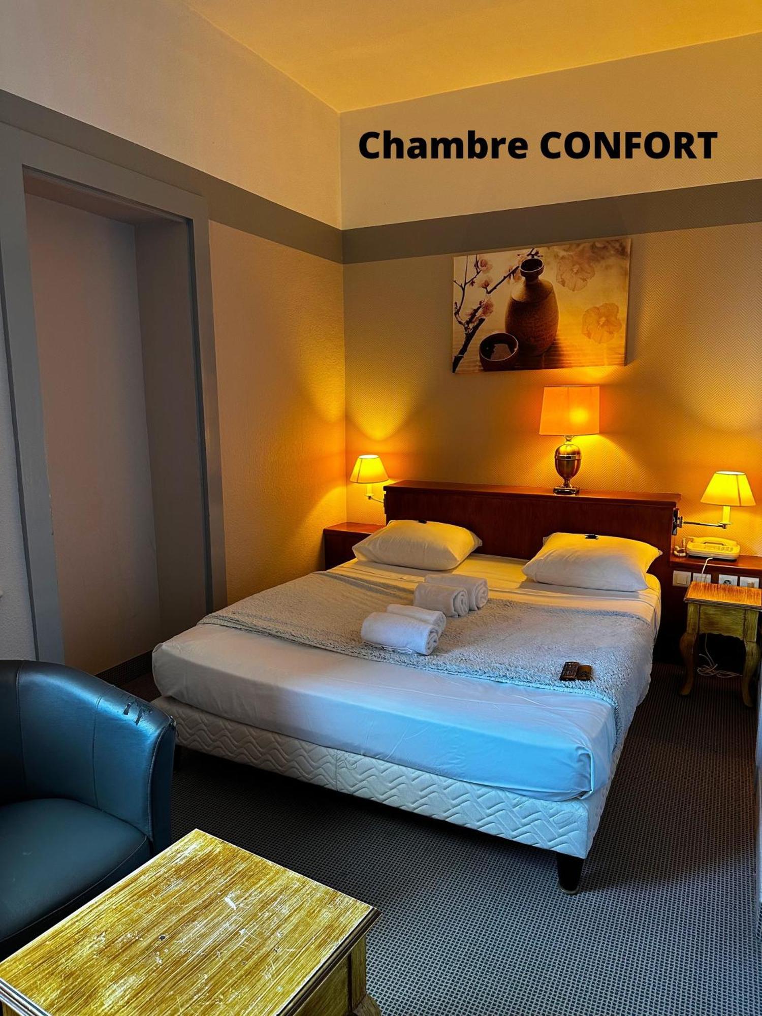 Hotel Terminus - Pizzeria Pizz'A Gogo - Salle De Sport - Face A La Gare ロン・ル・ソーニエ エクステリア 写真