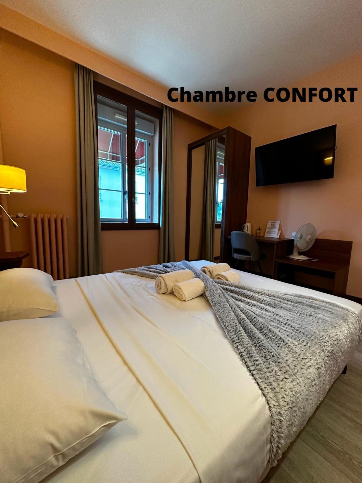 Hotel Terminus - Pizzeria Pizz'A Gogo - Salle De Sport - Face A La Gare ロン・ル・ソーニエ エクステリア 写真
